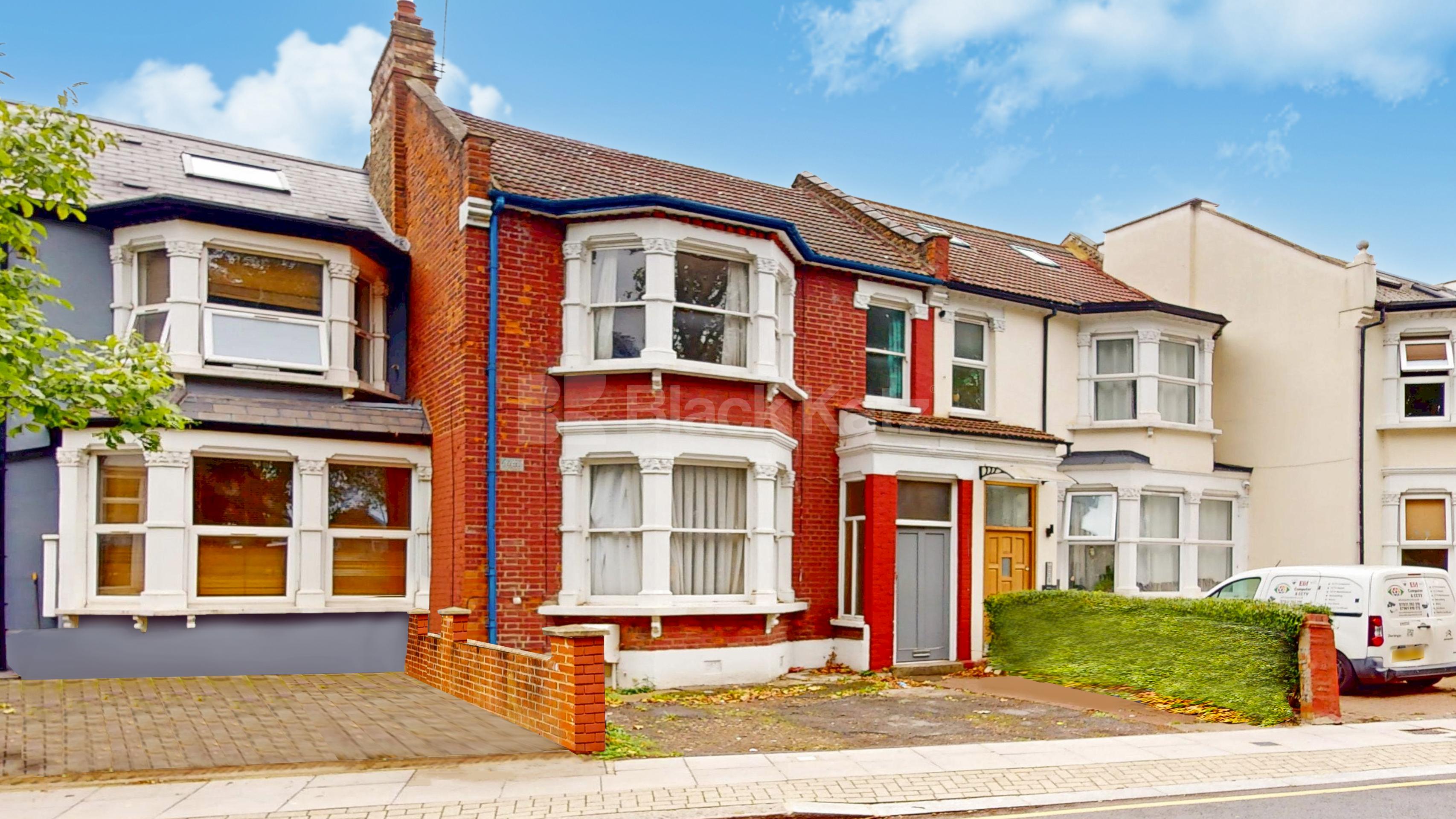 High ceilings, good storage space, modern kitchen & mins from tube Willoughby Road, Turnpike Lane N8